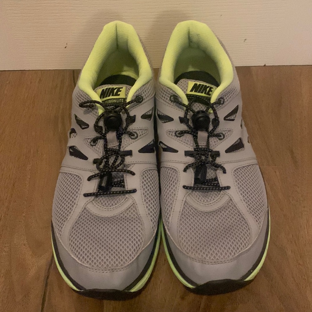 Nike Dual Fusion Mens Athletic Shoes- size 13- EXCELLENT CONDITION!